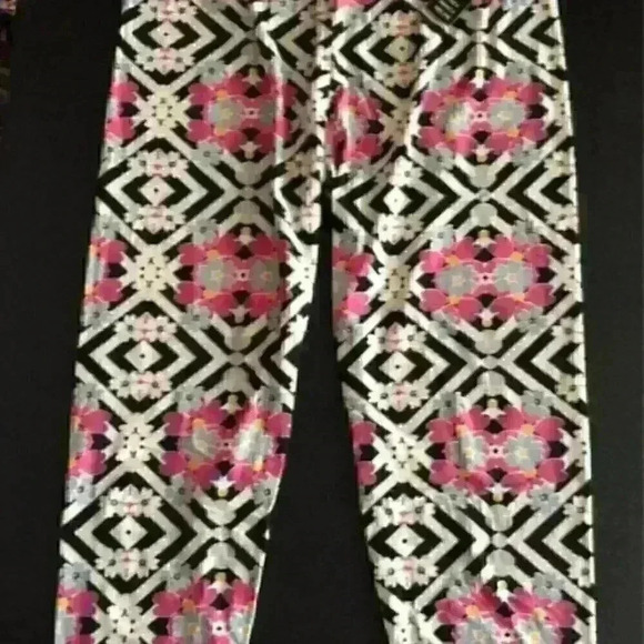 Leggings Capri Chevron with flowers OS 0-14 and Curvy 8-22 - Picture 1 of 3
